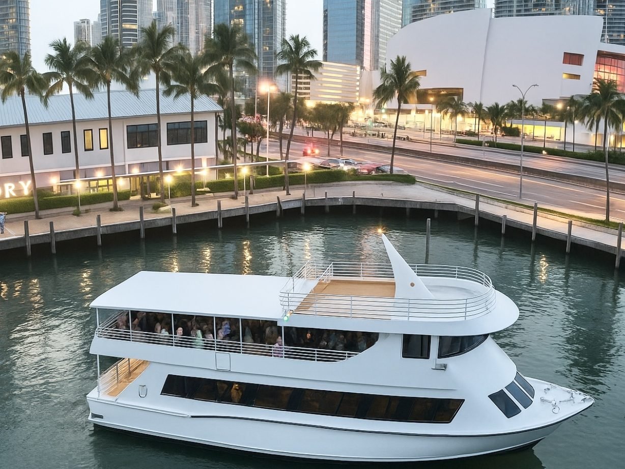 miami boat tour paseo en bote miami boat ride tour marítimo skyline desde el agua miami skyline from water experiencia turística en barco tourist boat experience